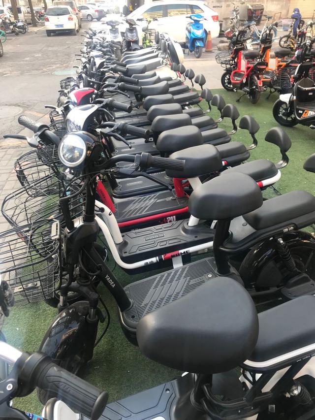 石家莊“舊國(guó)標(biāo)”電動(dòng)自行車將禁止上路!切勿購買 石家莊“舊國(guó)標(biāo)”電動(dòng)自行車將禁止上路!切勿購買