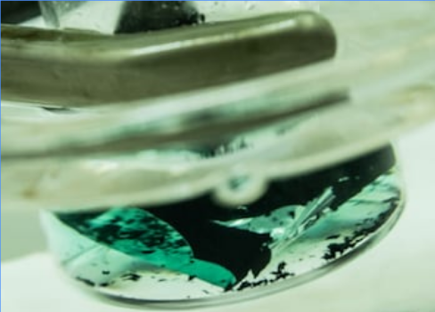 簡化電池回收工藝 科學家利用溶劑從廢舊電池中提取鈷和鋰