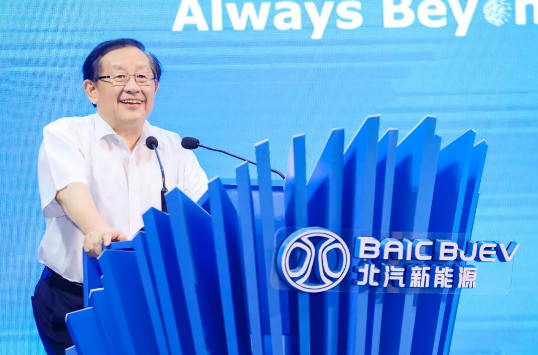 全國政協(xié)副主席、中國科協(xié)主席萬鋼