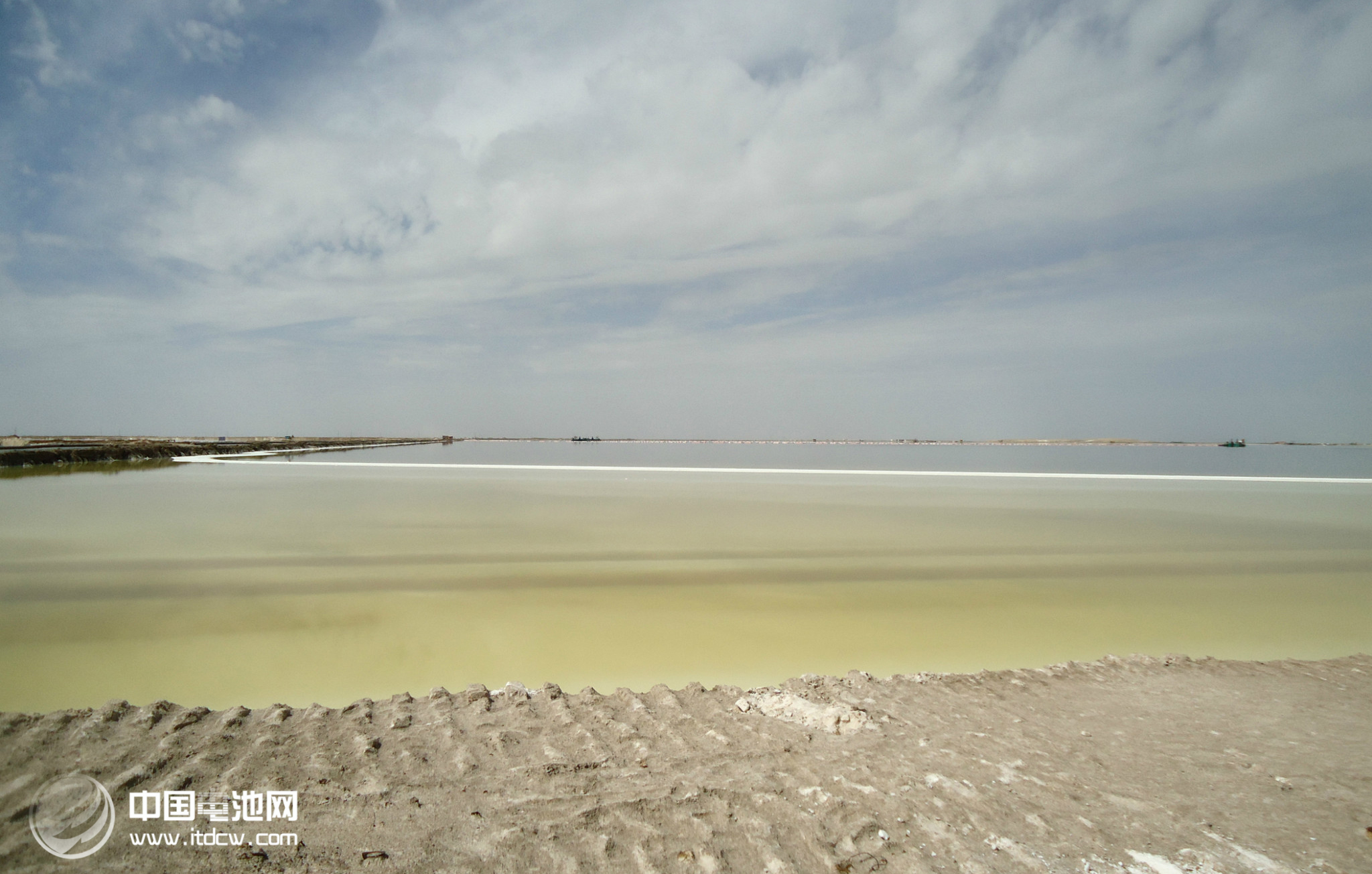 7月碳酸鋰價格一路下行 預(yù)計后市低位維穩(wěn)運行
