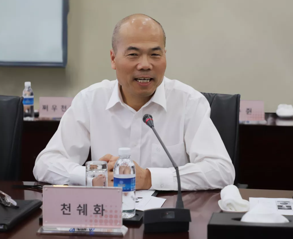 韓國LG化學(xué)CEO辛學(xué)喆副會(huì)長一行參觀考察華友衢州產(chǎn)業(yè)園