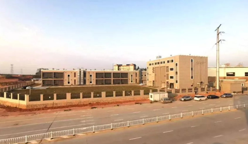 △晉江儲能電站試點項目由福建省閩投配售電有限公司、寧德時代、中國電建集團福建省電力勘測設計院有限公司合資建設。