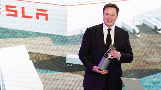松下電池業(yè)務(wù)首次季度盈利 助推特斯拉股價(jià)大漲
