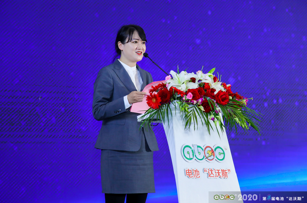 電池“達(dá)沃斯”組委會(huì)副秘書長、中國電池網(wǎng)副總裁耿茜茜