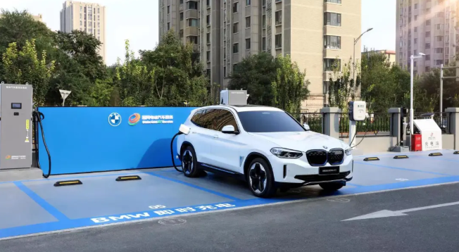 2020年寶馬集團(tuán)在中國共交付約3萬輛BMW新能源汽車