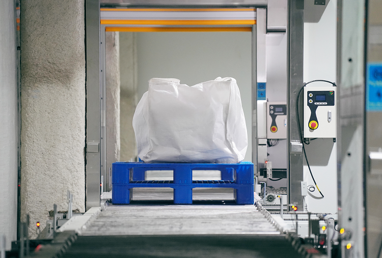 蜂巢能源無鈷正極材料批量下線 第一批無鈷電池或將6月量產 蜂巢能源無鈷正極材料批量下線 第一批無鈷電池或將6月量產