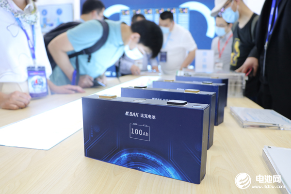 4680大圓柱風(fēng)起 比克電池預(yù)計年內(nèi)實現(xiàn)批量下線 4680大圓柱風(fēng)起 比克電池預(yù)計年內(nèi)實現(xiàn)批量下線