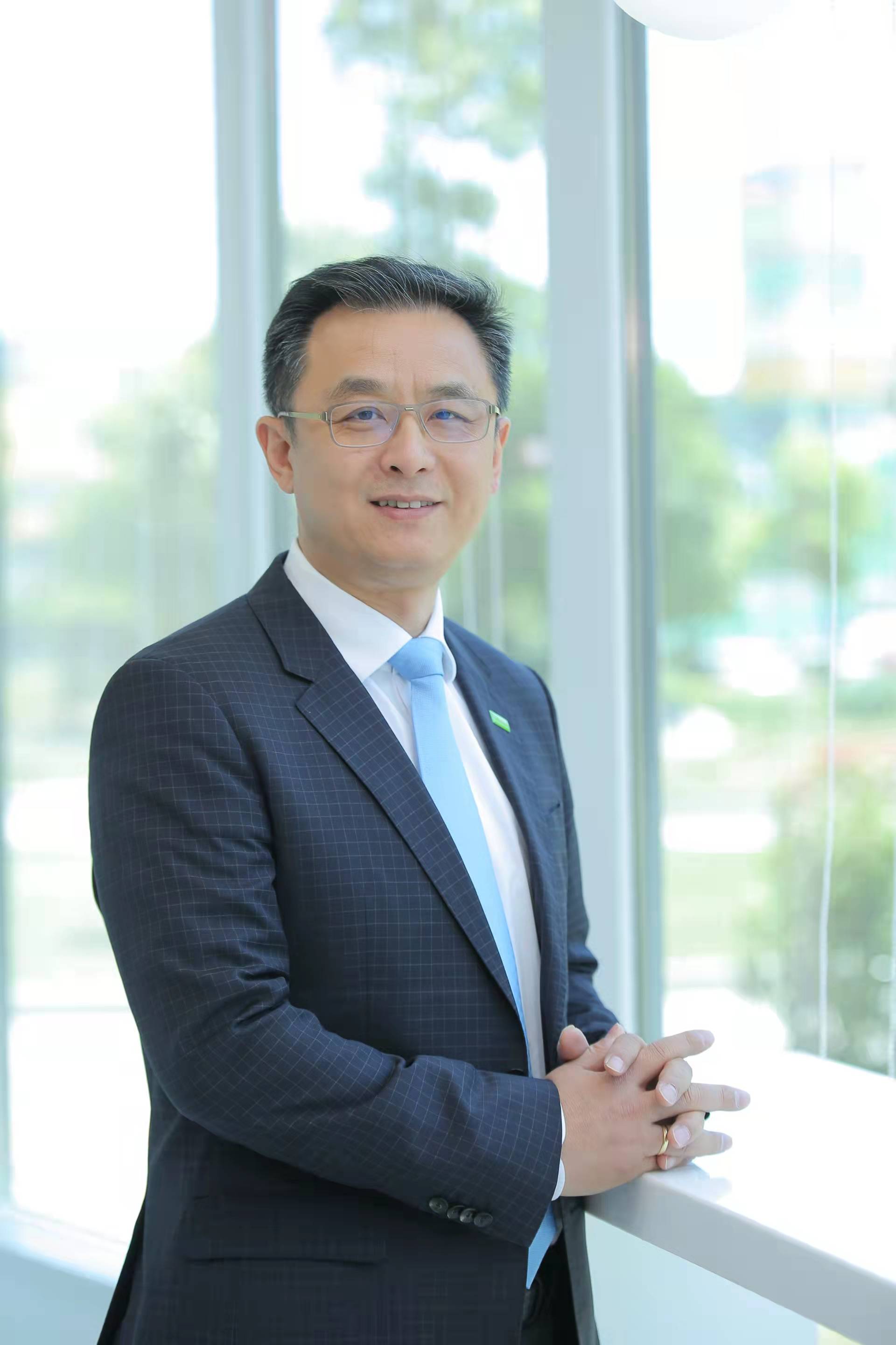 巴斯夫杉杉電池材料有限公司 董事/總經理 楊捷 巴斯夫杉杉電池材料有限公司 董事/總經理 楊捷