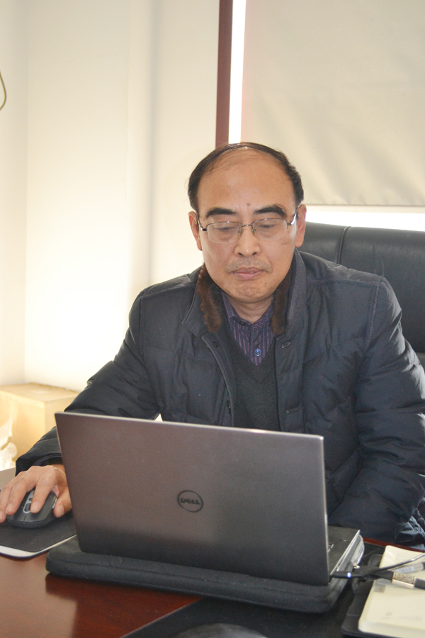 天津金牛電源材料有限責(zé)任公司 總工程師 孫新華