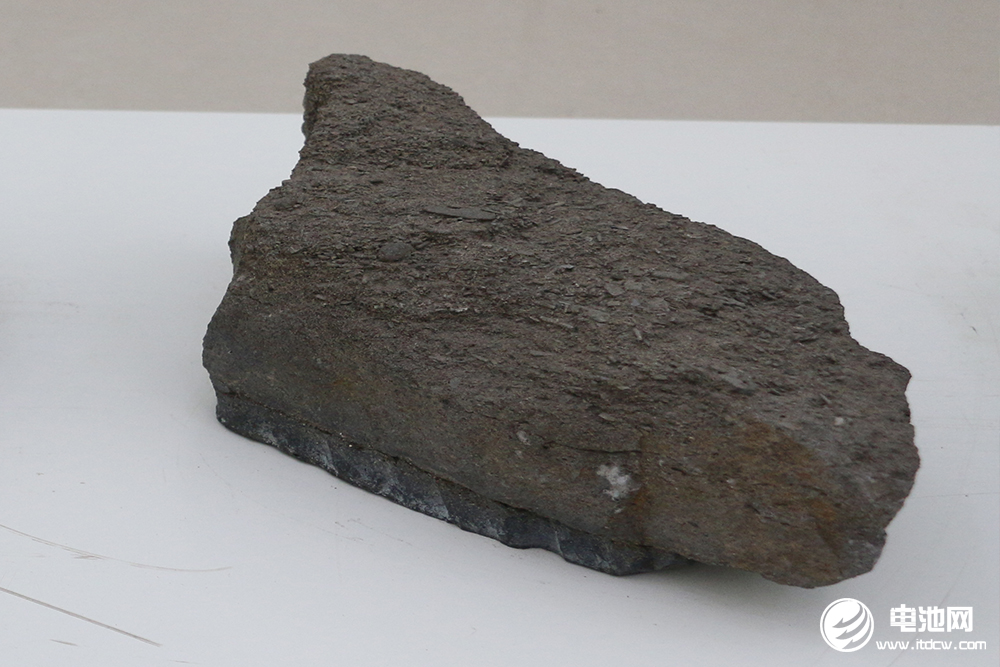 磷酸鐵鋰新增產(chǎn)能集中釋放 數(shù)碼消費(fèi)市場(chǎng)恢復(fù)不及預(yù)期