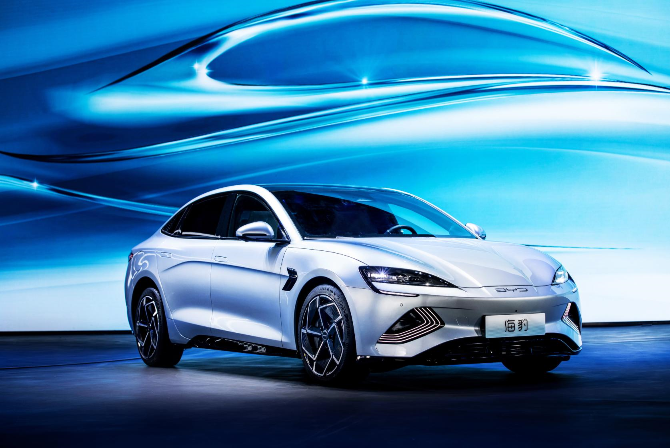 比亞迪CTB技術(shù)全球首發(fā) 首搭電動(dòng)車型海豹同步預(yù)售