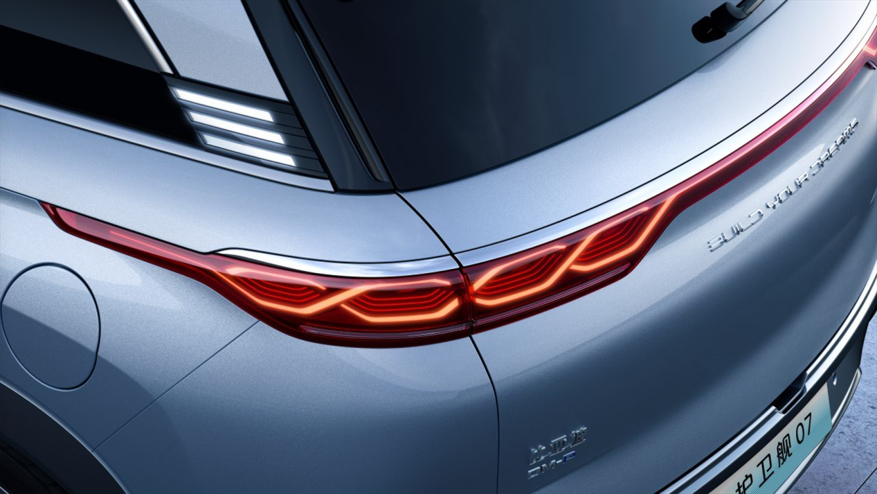 比亞迪護衛艦07首秀:兩種純電續航可選 四季度將上市 比亞迪護衛艦07首秀:兩種純電續航可選 四季度將上市