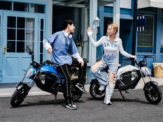 摩獸發(fā)布旗下首款新國標(biāo)潮玩跨騎電自Pesgo one 摩獸發(fā)布旗下首款新國標(biāo)潮玩跨騎電自Pesgo one