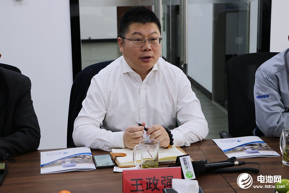 中國電池新能源產(chǎn)業(yè)鏈調(diào)研團一行參觀考察頂皓新能源 中國電池新能源產(chǎn)業(yè)鏈調(diào)研團一行參觀考察頂皓新能源