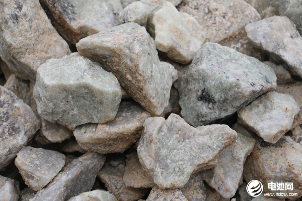 鋰價跌破38萬元/噸 多位人大代表建言鋰資源開發