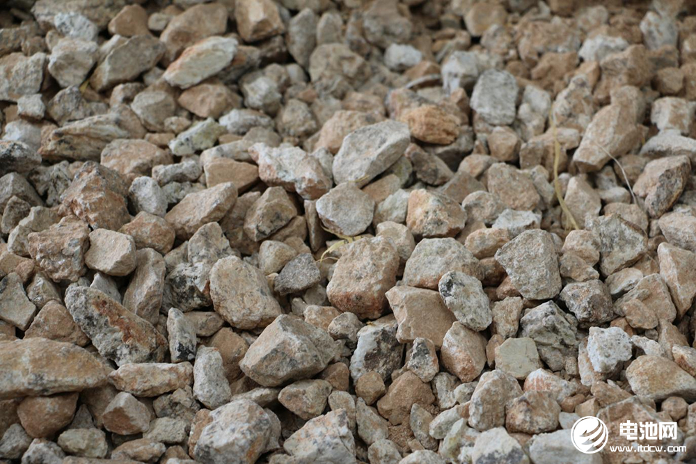 價格大跌近70%！啥“鋰”由經(jīng)歷過山車行情？接下來怎么走？