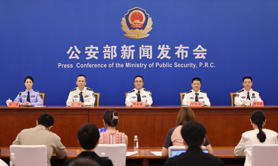 公安部:進(jìn)一步放寬城市道路對(duì)新能源廂式和封閉式貨車通行限制