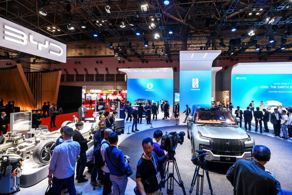 仰望U8和騰勢(shì)D9亮相 仰望U8和騰勢(shì)D9亮相