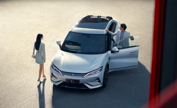 震撼價格!入門滿配!宋L 領潮上市18.98萬元起! 震撼價格!入門滿配!宋L 領潮上市18.98萬元起!