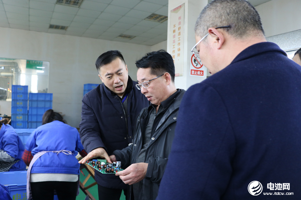 中國電池新能源產業鏈調研團一行到訪江蘇金帆電源 中國電池新能源產業鏈調研團一行到訪江蘇金帆電源