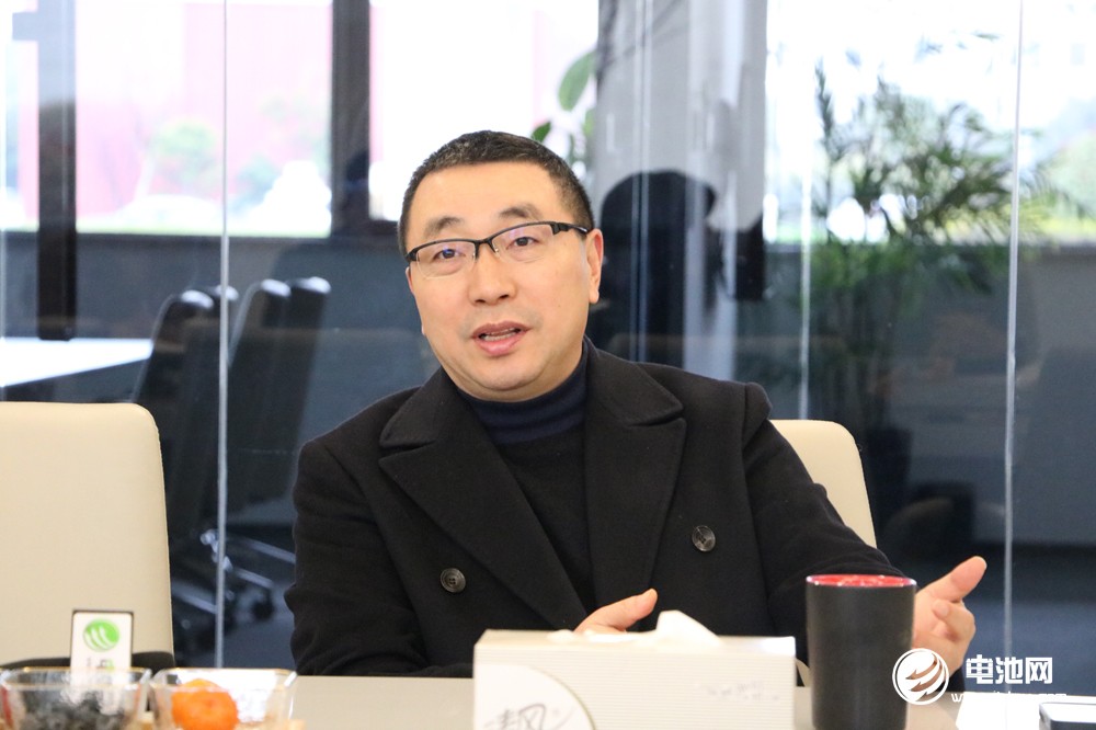 中國電池新能源產業鏈調研團一行參觀考察天鵬電源