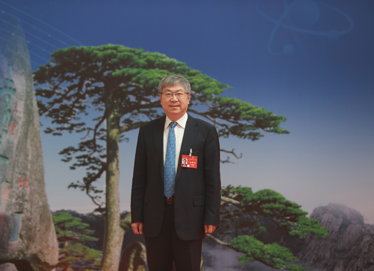 全國人大代表，奇瑞控股集團黨委書記、董事長尹同躍