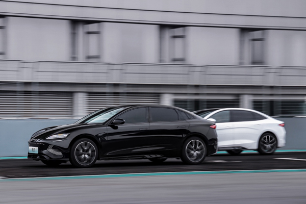 純電續航700km,比亞迪這個榮耀版車型真的被低估了! 純電續航700km,比亞迪這個榮耀版車型真的被低估了!