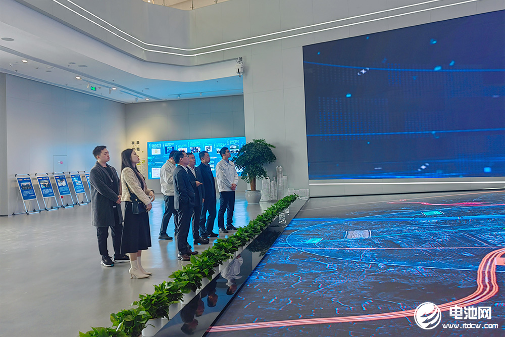 中國電池新能源產業鏈調研團一行參觀考察萬向一二三 中國電池新能源產業鏈調研團一行參觀考察萬向一二三
