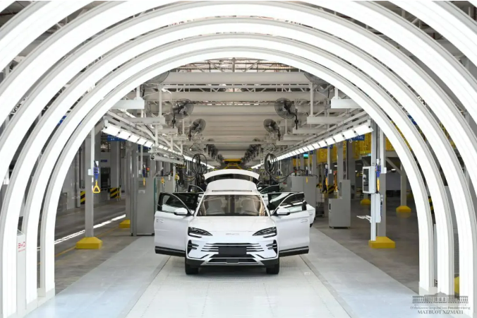 首批在比亞迪烏茲別克斯坦工廠下線的量產(chǎn)新能源汽車 首批在比亞迪烏茲別克斯坦工廠下線的量產(chǎn)新能源汽車