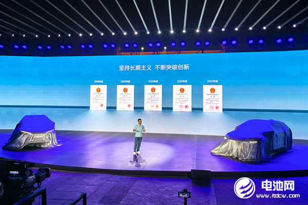 要卷就卷技術！比亞迪宋家族雙王炸齊發！