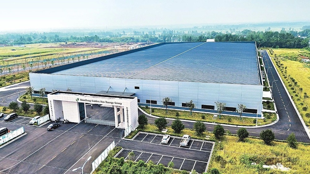 貴登年產(chǎn)能60億Wh高端鋰電PACK動力儲能項(xiàng)目廠房 全媒體記者 張?zhí)m 攝 貴登年產(chǎn)能60億Wh高端鋰電PACK動力儲能項(xiàng)目廠房 全媒體記者 張?zhí)m 攝