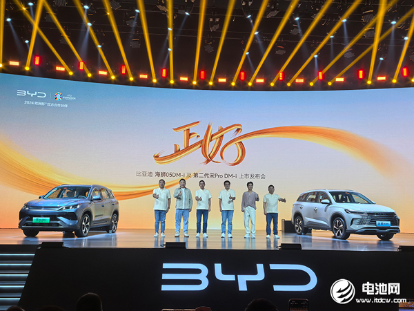 國民SUV雙車共舞!比亞迪距離第1000萬輛新能源車下線不遠了! 國民SUV雙車共舞!比亞迪距離第1000萬輛新能源車下線不遠了!