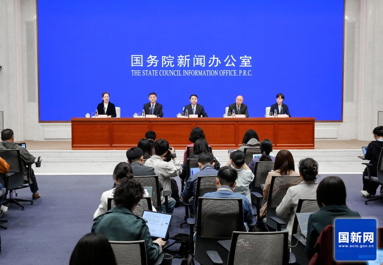 工信部:將新增一批公共領(lǐng)域車輛全面電動化先行區(qū)試點(diǎn)城市