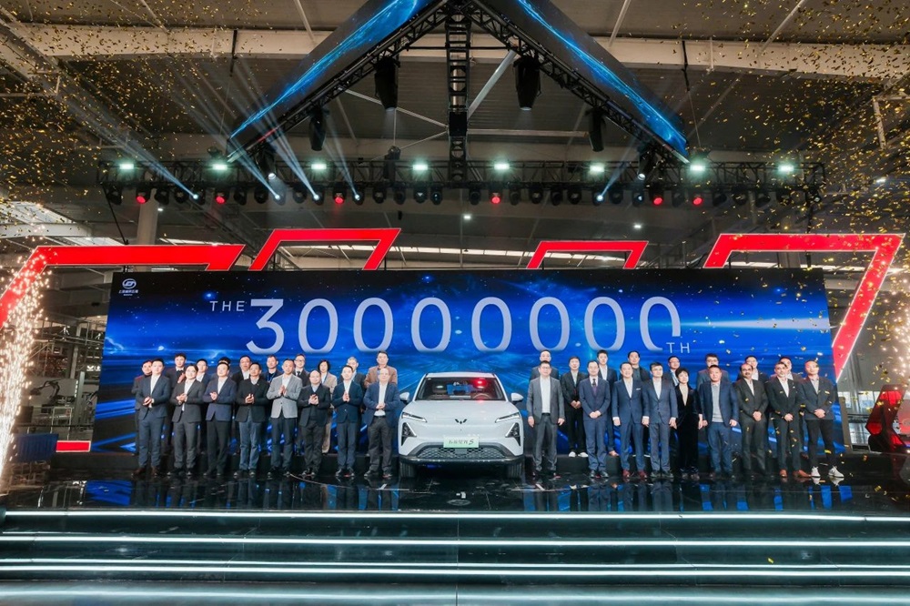 上汽通用五菱第3000萬輛整車下線!新能源汽車銷量已超240萬輛