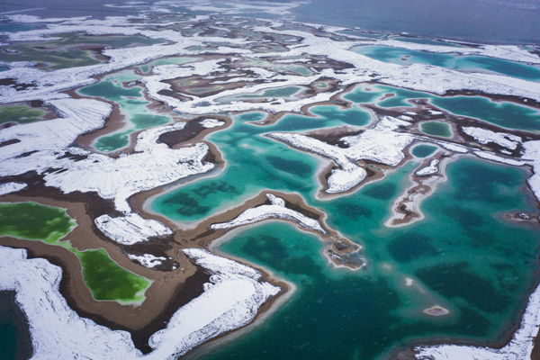 鋰價失守7萬元關口！鋰業巨頭從暴賺230億到血虧79億僅用兩年