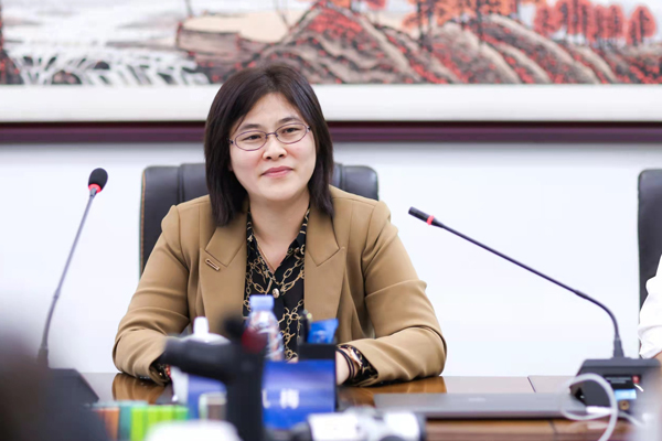 比克電池李鳳梅：祝愿全行業(yè)同仁向“芯”而行，順“芯”如意！